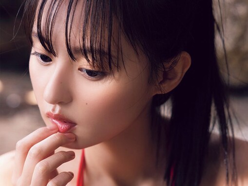 「色っぽいね」乃木坂46・遠藤さくら、真っ赤なビキニ姿で美乳を披露！ 「なにこの破壊力」「とにかく優勝」