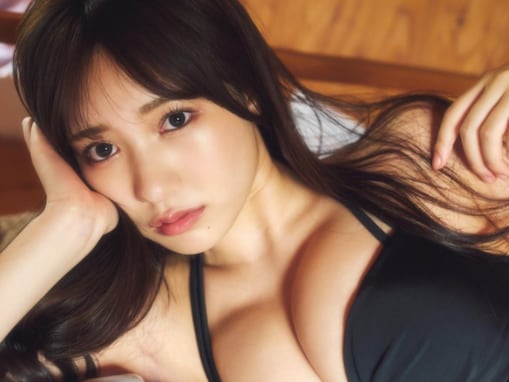 「たまりません」元NMB48・横野すみれ、“ド迫力”の美乳あらわなグラビアショット公開！ 「ナイスバディ」