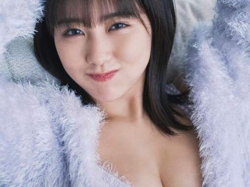 「エロい」田中美久、谷間あらわ＆美尻が見えそうな際どいショット披露！ 「あざとい彼女みたい」