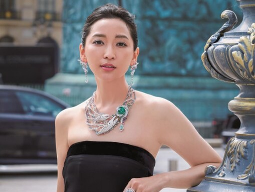 杏、美デコルテあらわな大胆ドレス姿を披露！ 「絶世の美女すぎて」「どんどん綺麗になっていく」