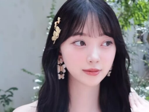 「美しいの具現化」堀未央奈、谷間ちらりなドレスショット！ 「天使って実在したんですね」「妖精…？」