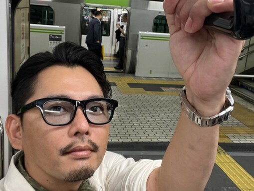 「え！山手線？？」今井翼、変装なしで電車に乗る姿に驚きの声！ 「気がつかないのかな？」「遭遇したーい」