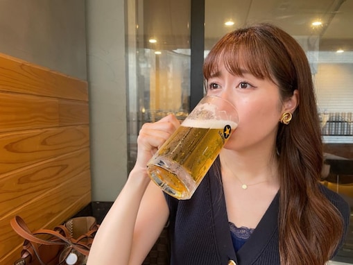 「顔赤いのかわちい」佐々木彩夏、豪快にジョッキでビールを飲む姿に反響！ 「いい飲みっぷり」「最強の笑顔」