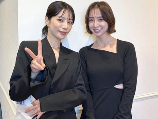 「色気ダダ漏れ」篠田麻里子、桜井ユキとの“姉妹”ツーショット！ 「つよすぎます」「スタイル良すぎ」