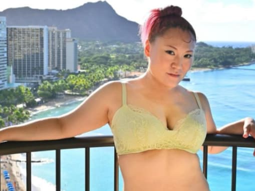 バービー、谷間あらわなランジェリー姿を披露！ 「素晴らしいスタイル」「シルエットきれい」