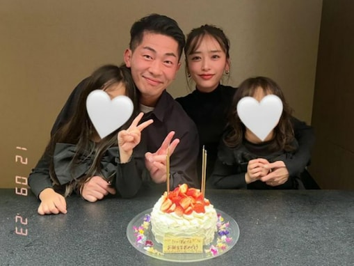 「40歳に見えない!!」ジャンポケ太田、妻・近藤千尋＆娘2人との誕生日ショット！ 「まだ30代だったんですか！？」