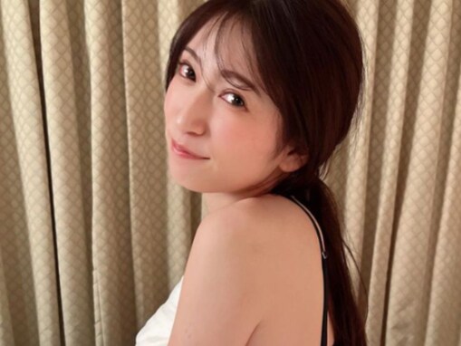 吉田朱里、ベッドの中でランジェリー姿に！ 「なんちゅう格好しているねん」「大人っぽい色気さ」