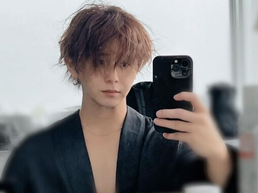 山田涼介、大胆肌見せ色っぽショットに「なんで雑草刺さってんのにイケてんだよ」「一発目からやべぇな」の声