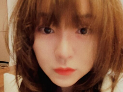 貫地谷しほり、夫と共に38歳の誕生日を迎える！ プライベート感あふれる写真に「歳を重ねてもお美しい」の声