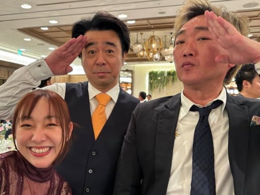 須田亜香里、西野未姫の結婚式にてスピードワゴン＆よゐこら大物芸人と集合ショット！ 「同窓会みたい」