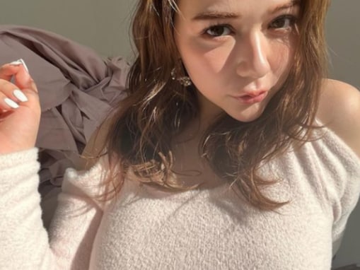 「オッパイ最高」村重杏奈、すごすぎるバストが際立つぴっちりニット姿！ 「でけぇw」「エロい」