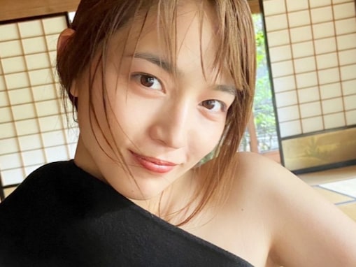 川口春奈、脇ちらり大胆肌見せ色っぽオフショット公開！ 埼玉の日本家屋ロケで“侘び寂び”を表現