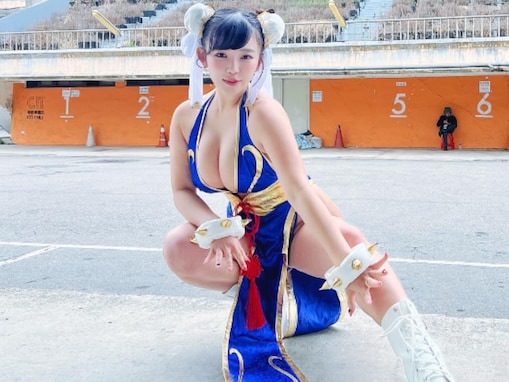 「デカパイ春麗や！」天木じゅん、爆乳や太ももがあらわに！ コスプレショット公開に「エッチ過ぎる」の声