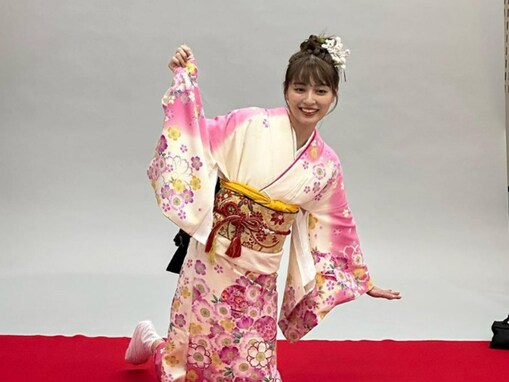 内田理央、ピンク色の着物姿で“仕事始め”を報告！ 「むっちゃかわいい、、、」「振袖カワチイ」