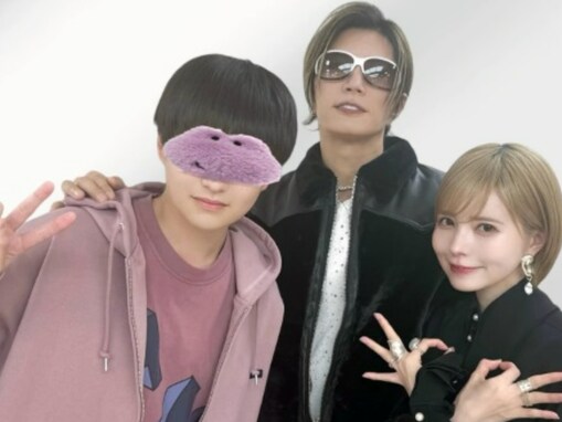 「最強の写真だ」益若つばさ、“レアすぎ”息子＆GACKTとの豪華スリーショット公開！ 「みんな美しい」