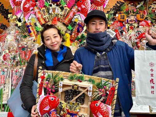 PINKY、すっぴんで夫・窪塚洋介とツーショット！ 「スッピンでこのクオリティ」「お肌きれーい」と驚きの声