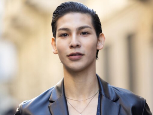 Snow Man・ラウール、スタイル抜群のモデルショット！ 「人間だと思えないくらい美しい」「どこのスターですか」