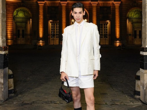 「美脚すぎて怖い」Snow Man・ラウール、レアな生脚ショット公開！ 「理想的な足すぎるだろ…」「最高」