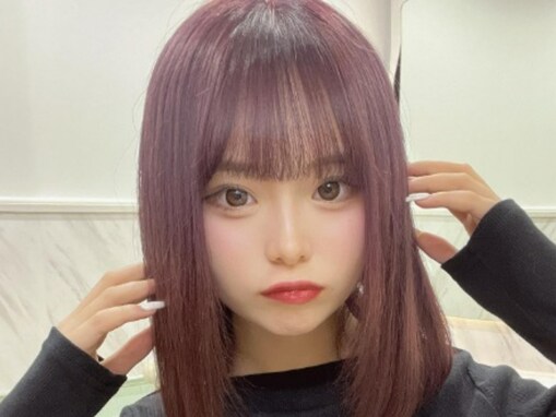 フォロワー260万人TikToker、ピンクパープルに染めた“数日限定”の新ヘア公開！ 「かわいすぎるよお」