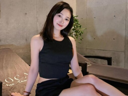 「セクシー」兒玉遥、超ミニウエアで太ももあらわなサウナショット！ 「お肌スベスベ！」「めっちゃ可愛い」