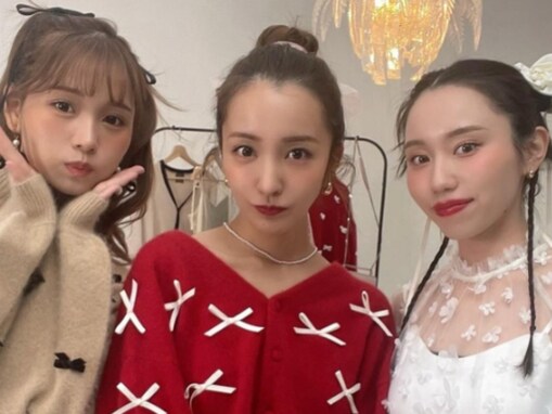 板野友美、ばんばんざい・みゆ＆るなとのスリーショットを公開！ 「スタイル良すぎて、ビビった」「3人とも美人でかわいい」