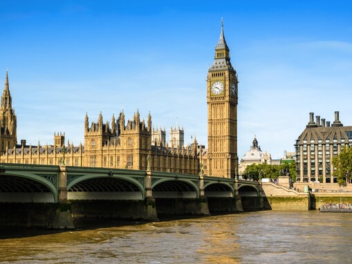 一人で行きたい海外旅行先の国・地域ランキング！ 2位「イギリス」を僅差で抑えた1位は？