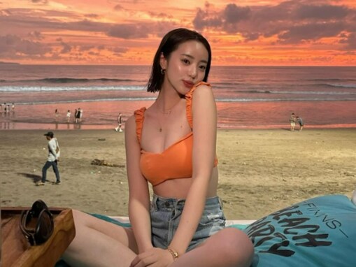 「絶対大きくなった」中町綾、美谷間あらわな水着ショットに称賛の声！ 「合成みたいに綺麗」