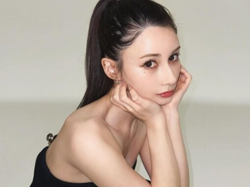 ダレノガレ明美、谷間＆デコルテちらりなブラックコーデ！ 「こんなに黒が似合う女神はなかなかいない」