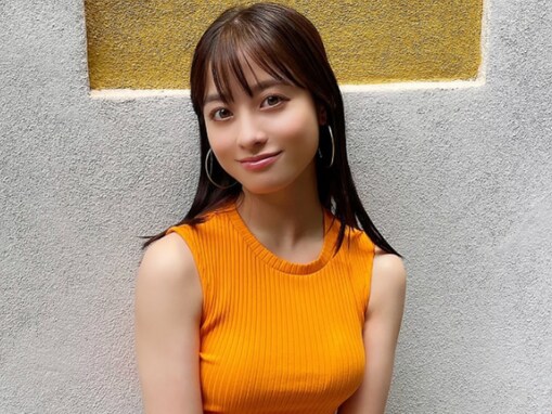 「たわわなおっぱい」橋本環奈、ボディラインあらわなニット姿！ 「なんちゅうスタイル！」「エロい」