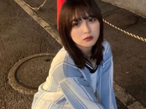 「えろすぎる」あみち。、M字開脚!? 太ももあらわな超ミニ丈姿に「何してるの？かわいいw」と反響！