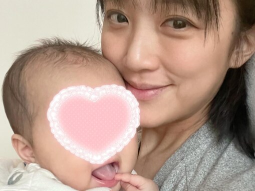 竹内由恵、生後半年の娘とのツーショットを公開！ 「素敵な親子写真」「お母さんって顔してますね」