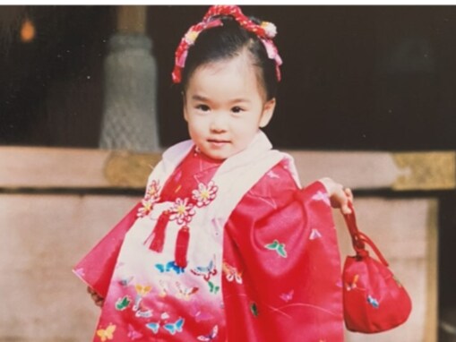 「ありえない可愛さ」松岡茉優、着物姿の幼少期ショット披露！ 「面影ある」「小さい頃から天使」