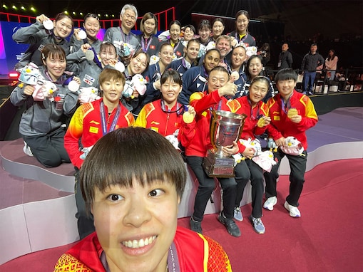 「最高の一言に尽きる」世界卓球中国＆日本代表メンバーらの集合ショットに反響！ 「なんて素敵な写真」
