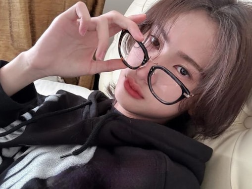 市村優汰、母・篠原涼子プレゼントの眼鏡ショット公開！ 「ほんと、ママ似で美形」「似合い過ぎやろ」