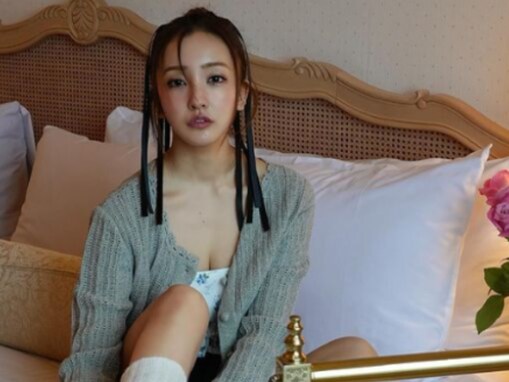 板野友美、“1ヶ月ダイエット”宣言で谷間＆ウエストちら見えコーデ披露！ 「エッチすぎる」