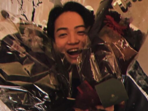 菊池風磨、インスタ更新で“レア”ショット披露！ 前日には29歳の誕生日ショットも「母と父のおかげです」