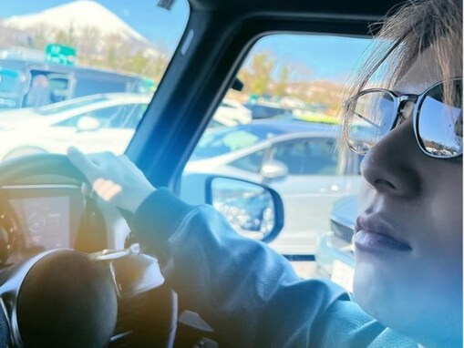 山田涼介、運転姿のプライベートショットに「付き合ってた記憶ある」「ドライブデート楽しかったね」の声続出