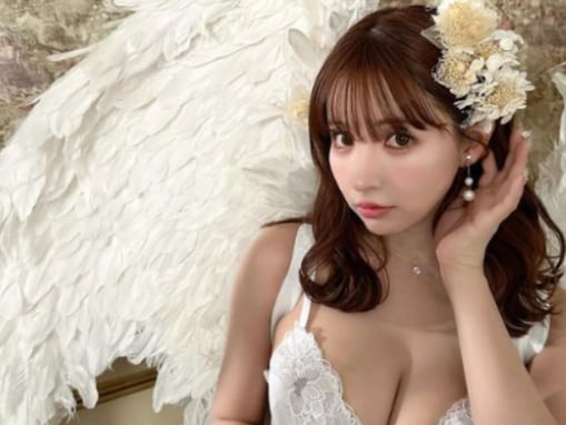 三上悠亜、谷間あらわな天使のランジェリー姿！ 「この天使舞い降りてくれないかなあ」「美ボディすぎる」