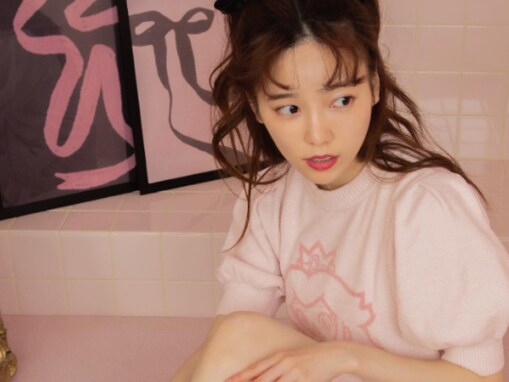 島崎遥香、生脚あらわなレアショット！ ジェラピケのショーパン姿で大胆ポーズを披露