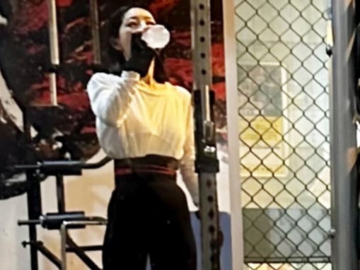 矢沢心、42歳最後の筋トレで「脚の形がだいぶ変わった」と報告！ 「キツかった」「まだまだ目標には遠い」