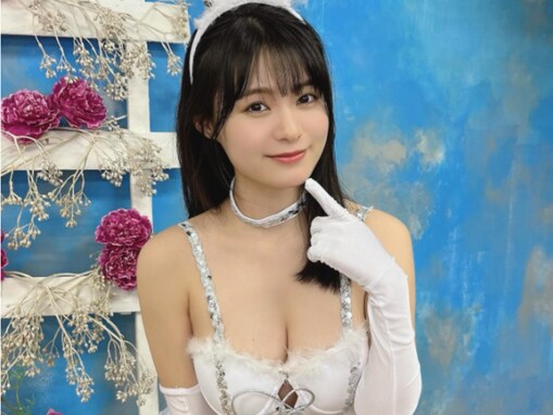 「おっぱい星人」星名美津紀、美谷間あらわな“ホワイトバニー”姿を披露！ 「エッチしかない」