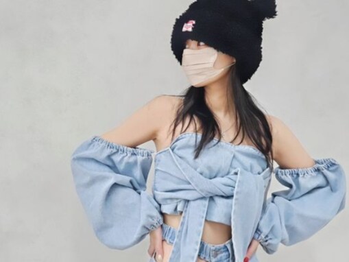 「あざとかわですな」休井美郷、美肌ちら見せの色っぽファッションを公開！ 「可愛すぎて言葉失う」