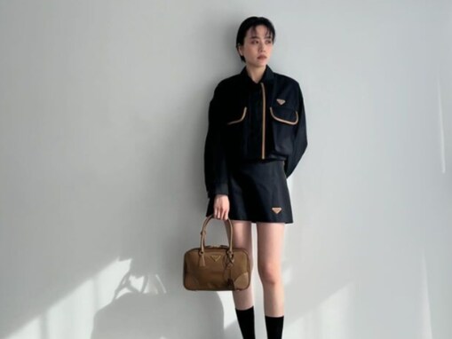 「女神降臨」松井愛莉、全身PRADAの超ミニスカコーデで圧巻美脚を披露！ 「美脚にも程がある」