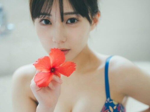 「おっぱいすごい」田中美久、はみ出す美乳を披露！ 「なかなか過激な写真だ」「また更にデカ乳化してない?!」