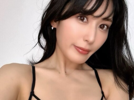 AKB48の元研究生・金松季歩、極小ランジェリー姿！ 「輝きのある素肌最高です」「今日もお世話になりました」