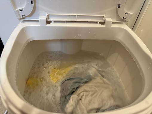 「今すぐ、この1枚だけ」「自分流に」をかなえてくれる、しっかり洗えてじゃまにならない『フランドリー・しっかり洗える小型洗濯機』