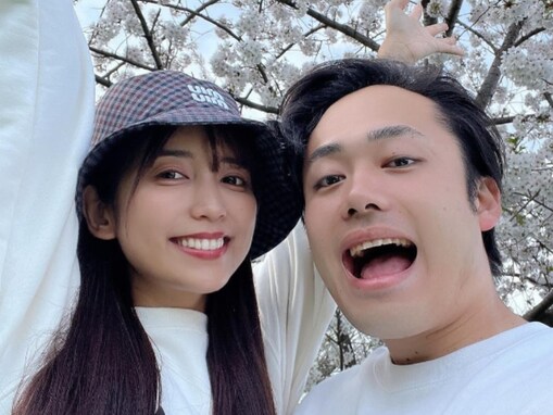 第1子誕生のシルクロード＆ゆん、お花見ショットを公開！ 「さすがに幸せな写真すぎる!!」「この夫婦本当に推せる」