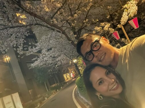 元サッカー日本代表・川島永嗣、美人妻とのラブラブ“密着”ショットに反響！ 「ステキご夫婦」