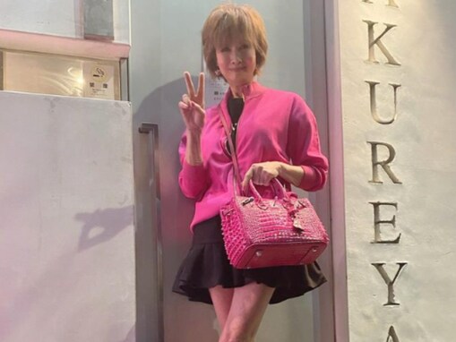 「リカちゃん人形みたい」小柳ルミ子、71歳の超ミニスカ美脚ショットを公開し話題に！ 「素敵です」