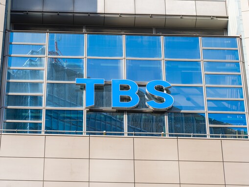 「バラエティ番組」をよく見るテレビ局ランキング！ 2位「TBS」を抑えた1位は？